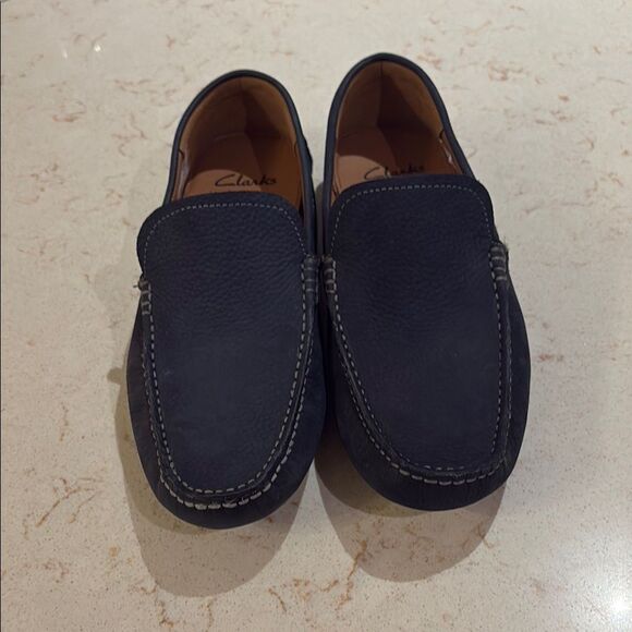 NWOT Clarks Men's Navy Loafers SZ 7 - Picture 1 of 8